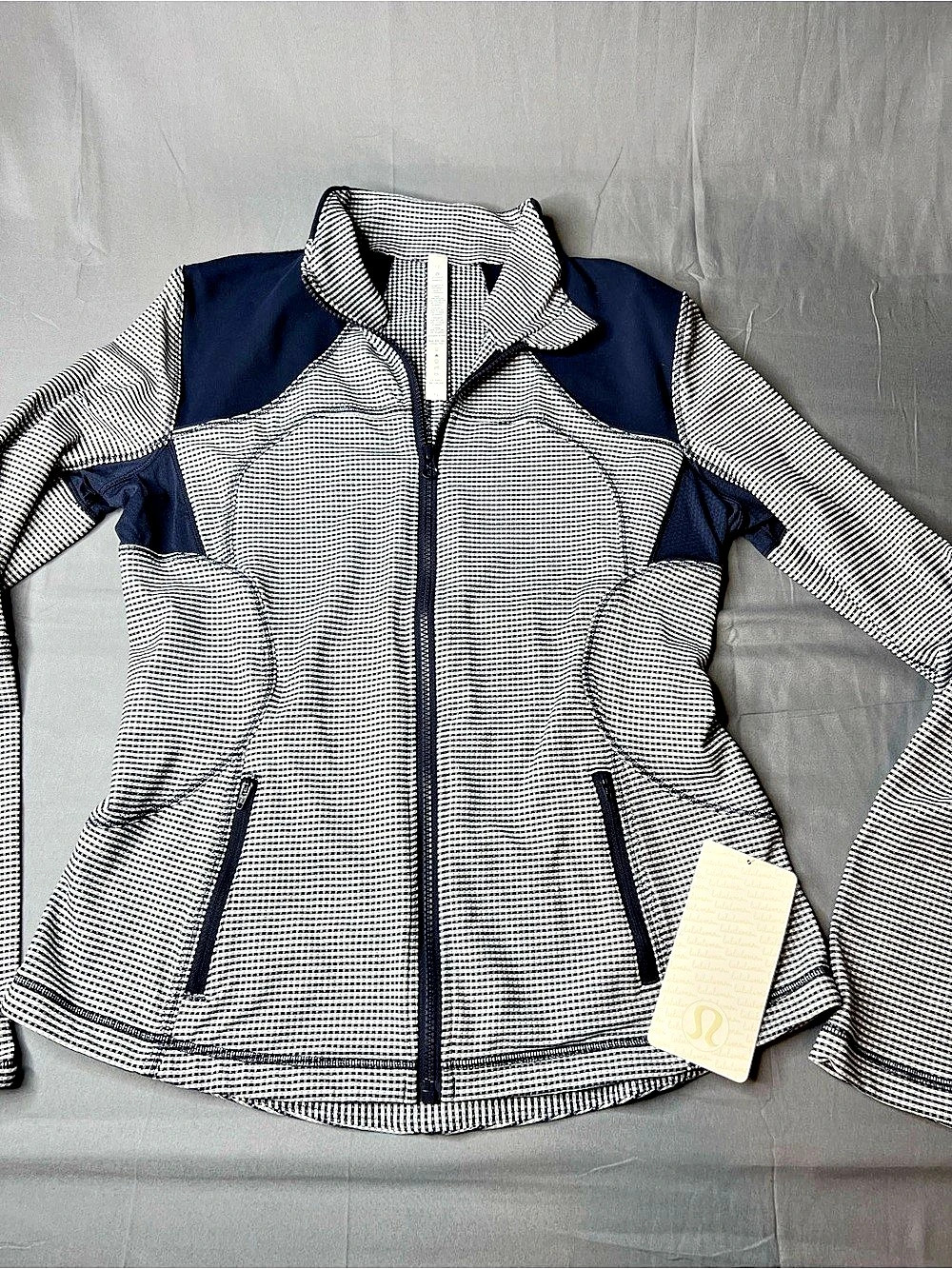 Lululemon Forme Jacket Houndstooth Jacket in Navy & White Size 12 NWT Vintage